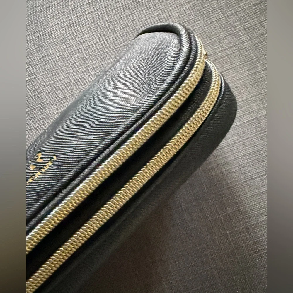 Elegant Black and Pink Women's Cosmetic Bag - Picture 1 of 11